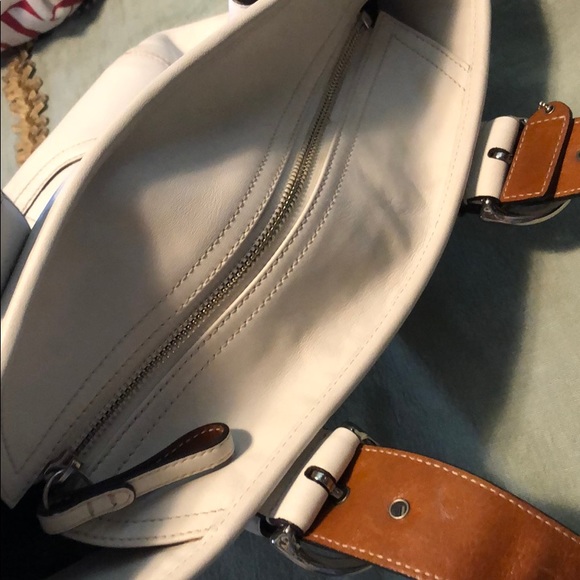 Used bag by coach size 9x14 - Picture 4 of 10